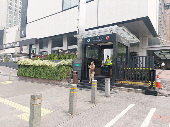 20230815_121123-plaza-indonesia-pedestrian-access