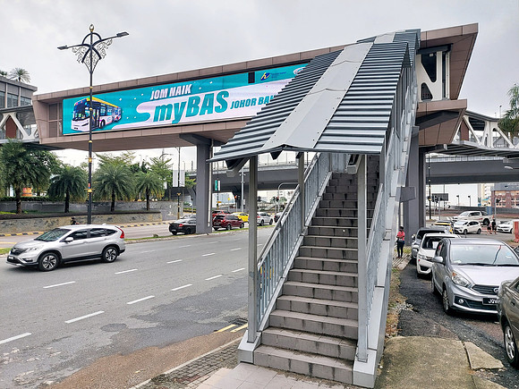 20220726_124646-link-bridge-entrance