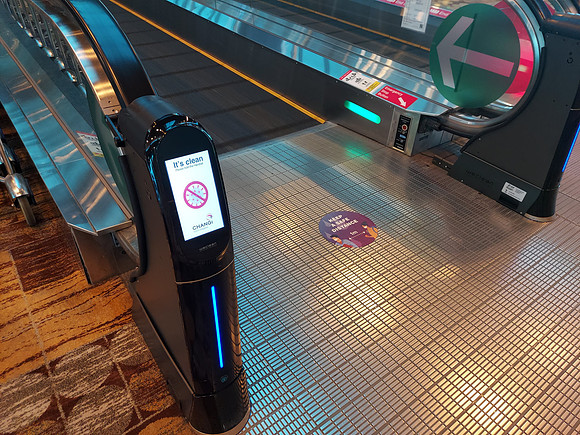 20220122_184705-self-cleaning-travelator