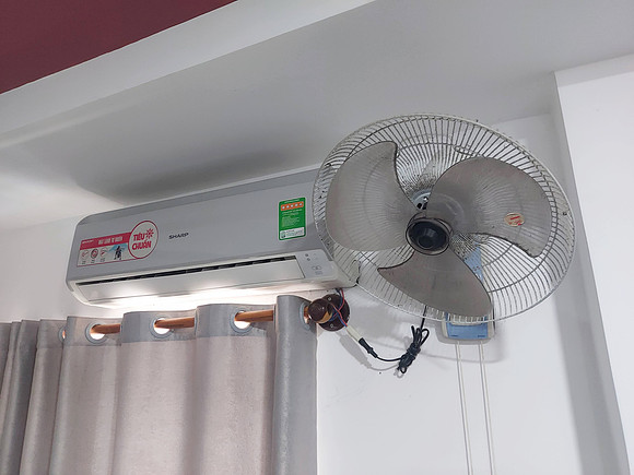 20220825_103230-merlion-hotel-ac-fan
