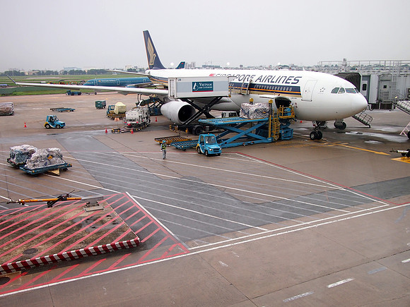 P9016111-singapore-airlines-at-sgn