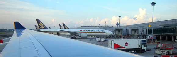 P9016133-singapore-airlines-at-sin