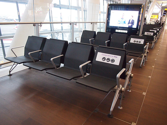 P9056252-charging-seats