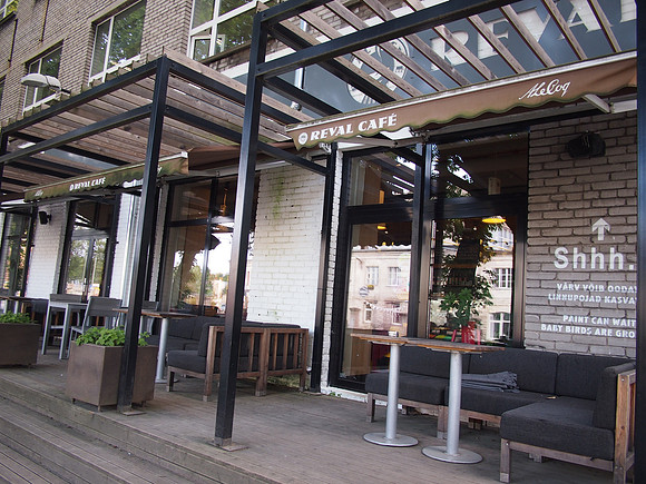 P9066367-reval-cafe