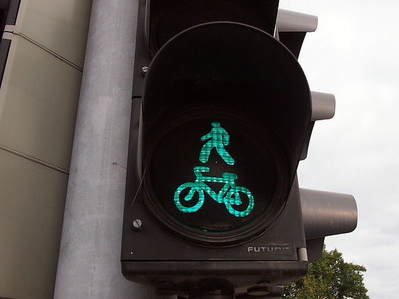 P9066380-green-man-and-bike
