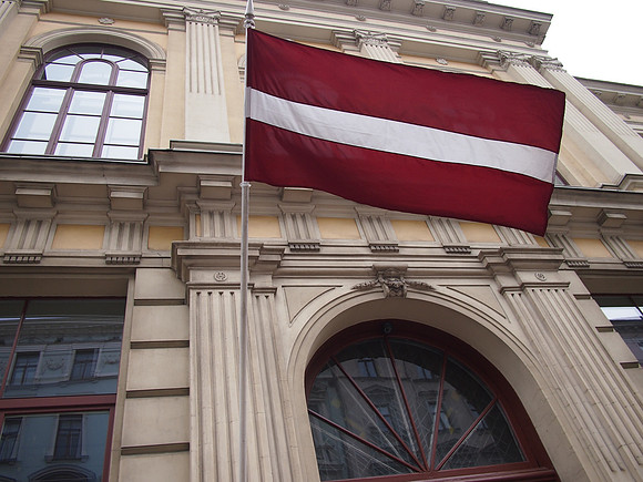 P9086593-latvian-flag