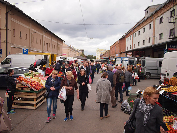 P9086647-market
