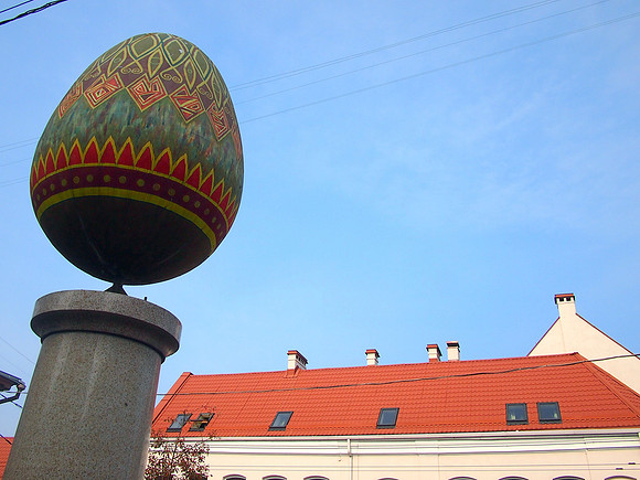 P9096698-decorated-egg