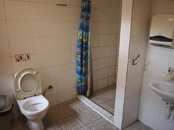P9096701-hostelsvilnius-bathroom