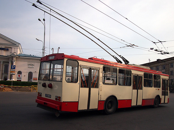 P9096703-electric-bus