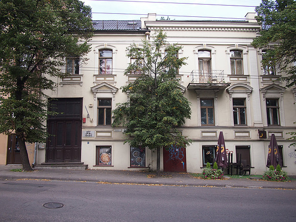 P9106713-25hours-hostel