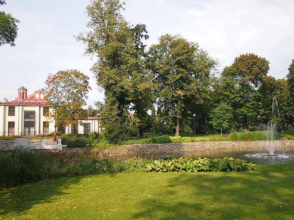 P9106734-bernadine-garden