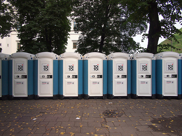 P9106738-event-toilets