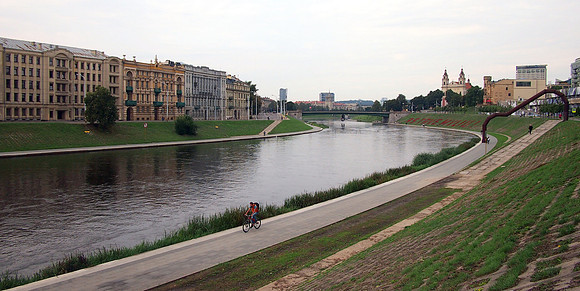 P9106749-riverfront
