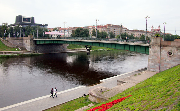 P9106750-green-bridge