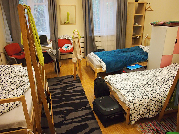 P9106764-25hours-hostel-room