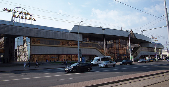 P9126896-train-station