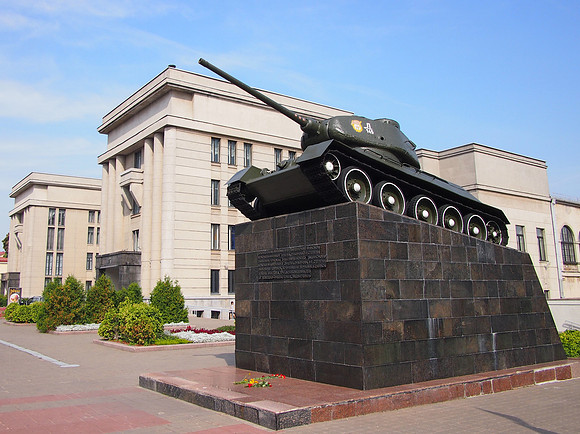 P9126921-central-square-tank-memorial