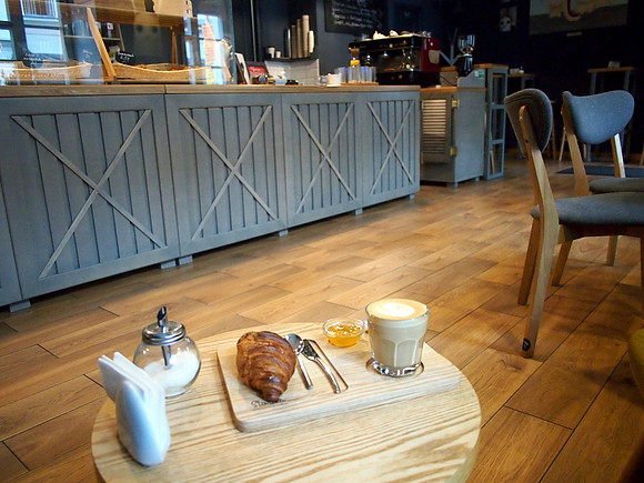 P9136981-stories-croissants-and-coffee