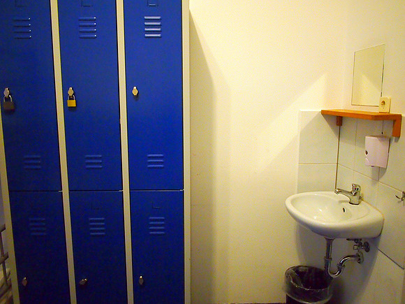 P9147164-cityhostel-sink