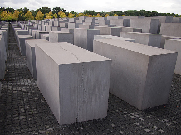 P9147167-memorial