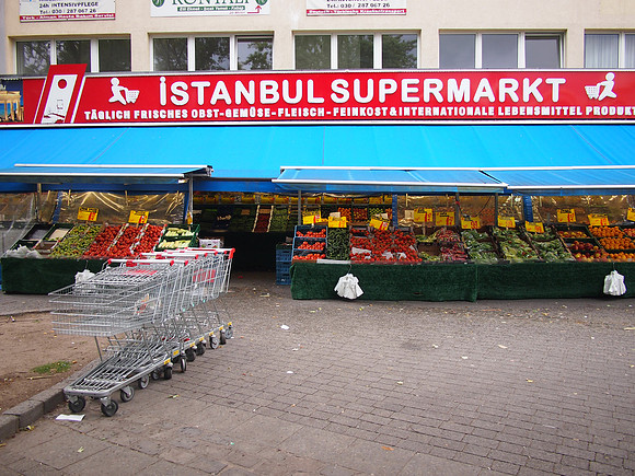P9157192-istanbul-supermarket