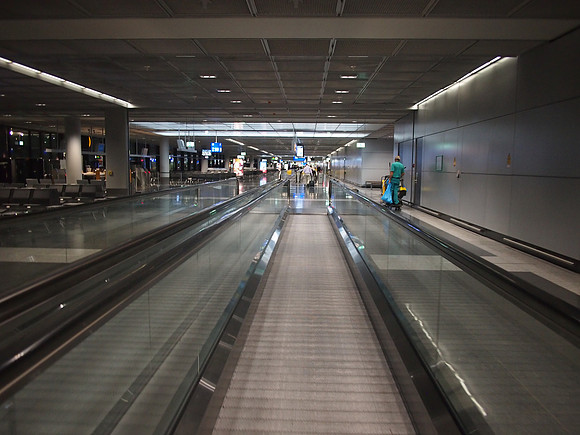 P9167241-big-airport