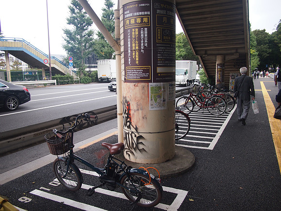 P9287642-premium-bike-parking