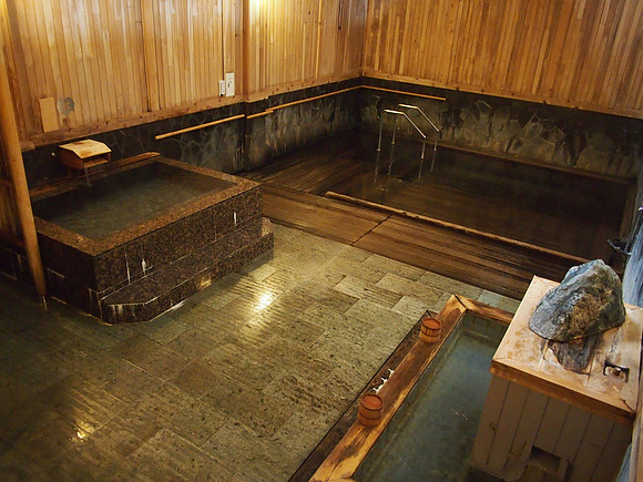 P9307838-hot-and-cold-baths