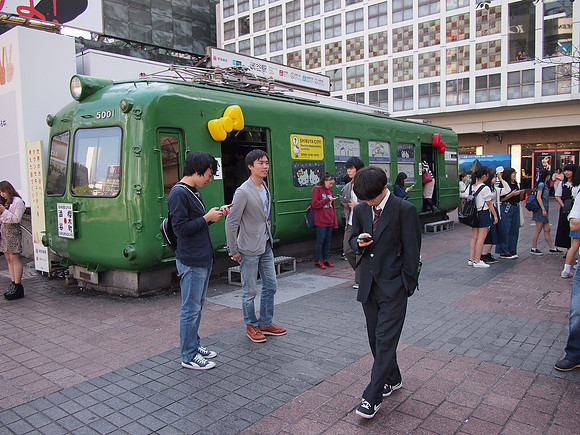 PA018009-shibuya-information-train