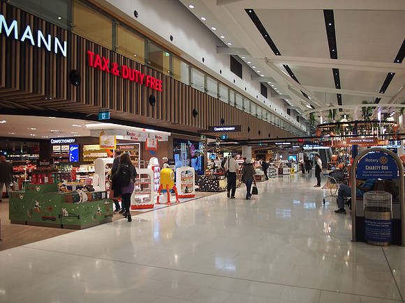 P9267466-duty-free
