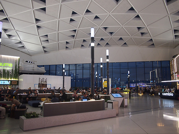 P9267468-airside-departures