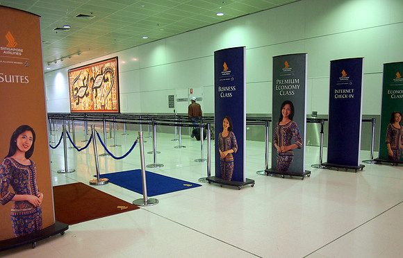 PA038123-singapore-checkin