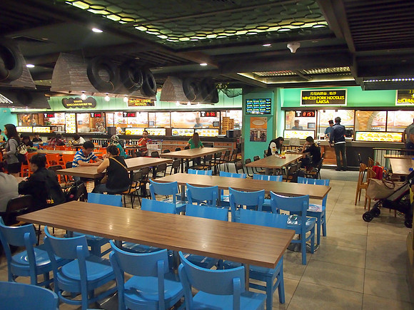 PA058256-straits-food-village