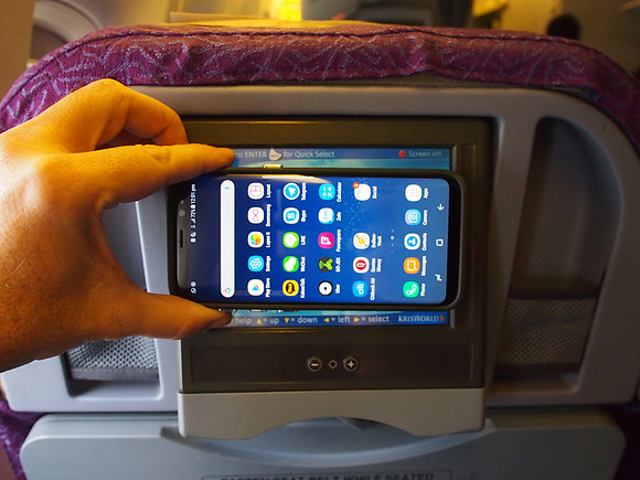 P9247304-galaxy-s8-vs-old-screen