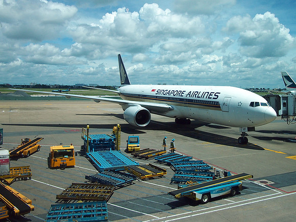 P9247294-singapore-air-at-sgn