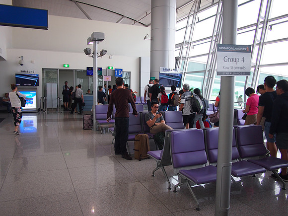 P9247298-boarding-sq