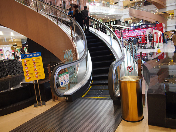 PA218402-escalators