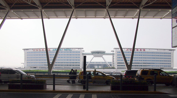 PA228431-airport-hotel