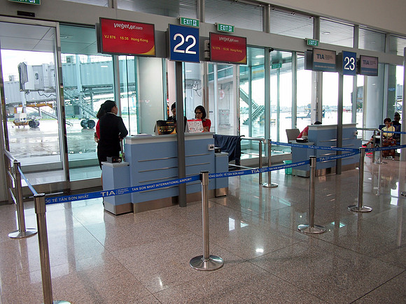 PA198294-gate-22