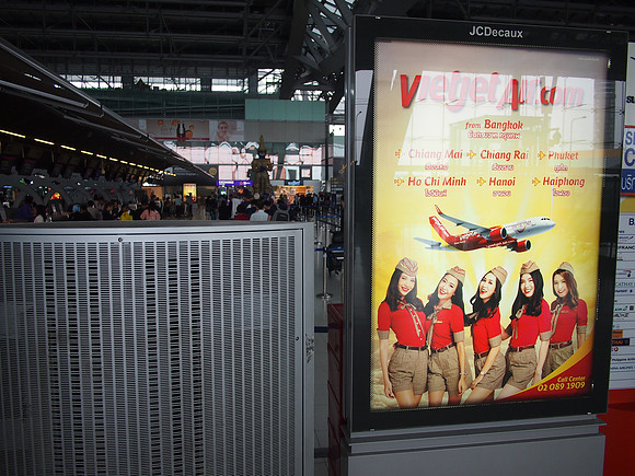 PB058635-vietjet-advertising