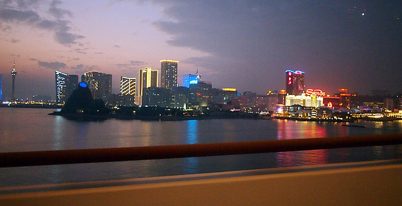 PC038910-skyline-from-taxi