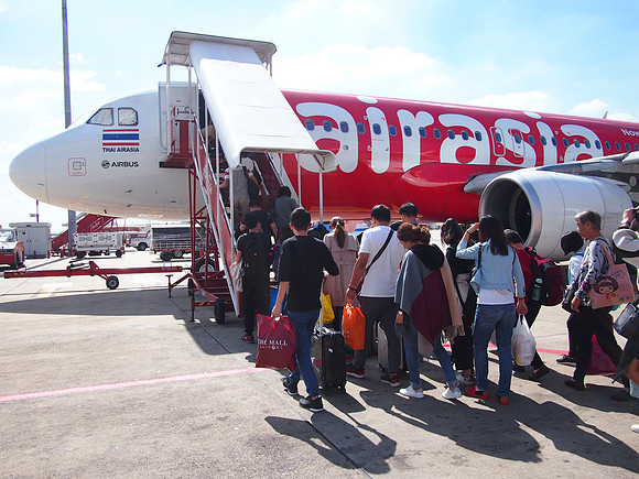 PC038899-boarding-at-dmk