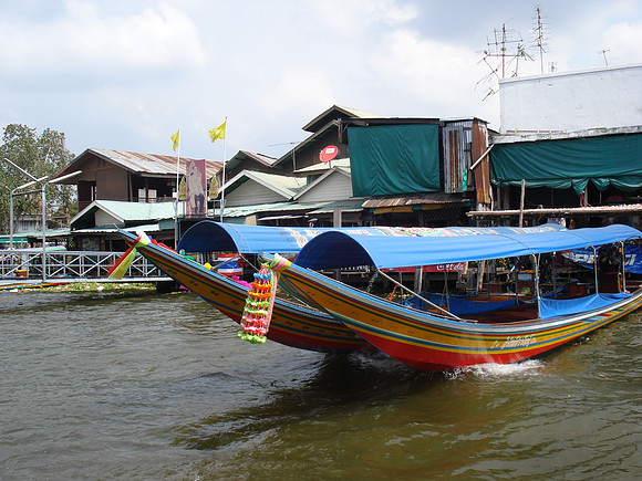 Tha Tien Pier, Bangkok - Thailand.