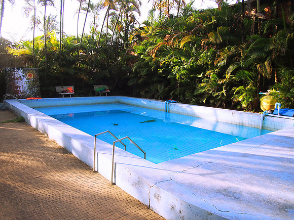 P1029643-villa-pool