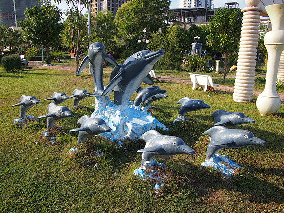 PC289282-dolphins