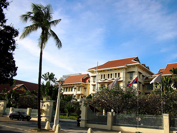 PC299358-raffles-hotel-le-royal