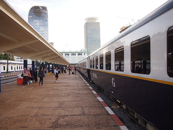 PC309408-phnom-penh-station-platform