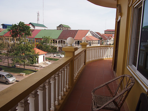 P1029648-balcony