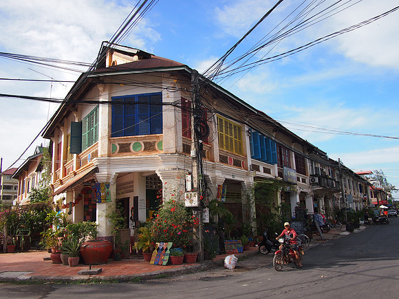 P1039686-colourful-kampot
